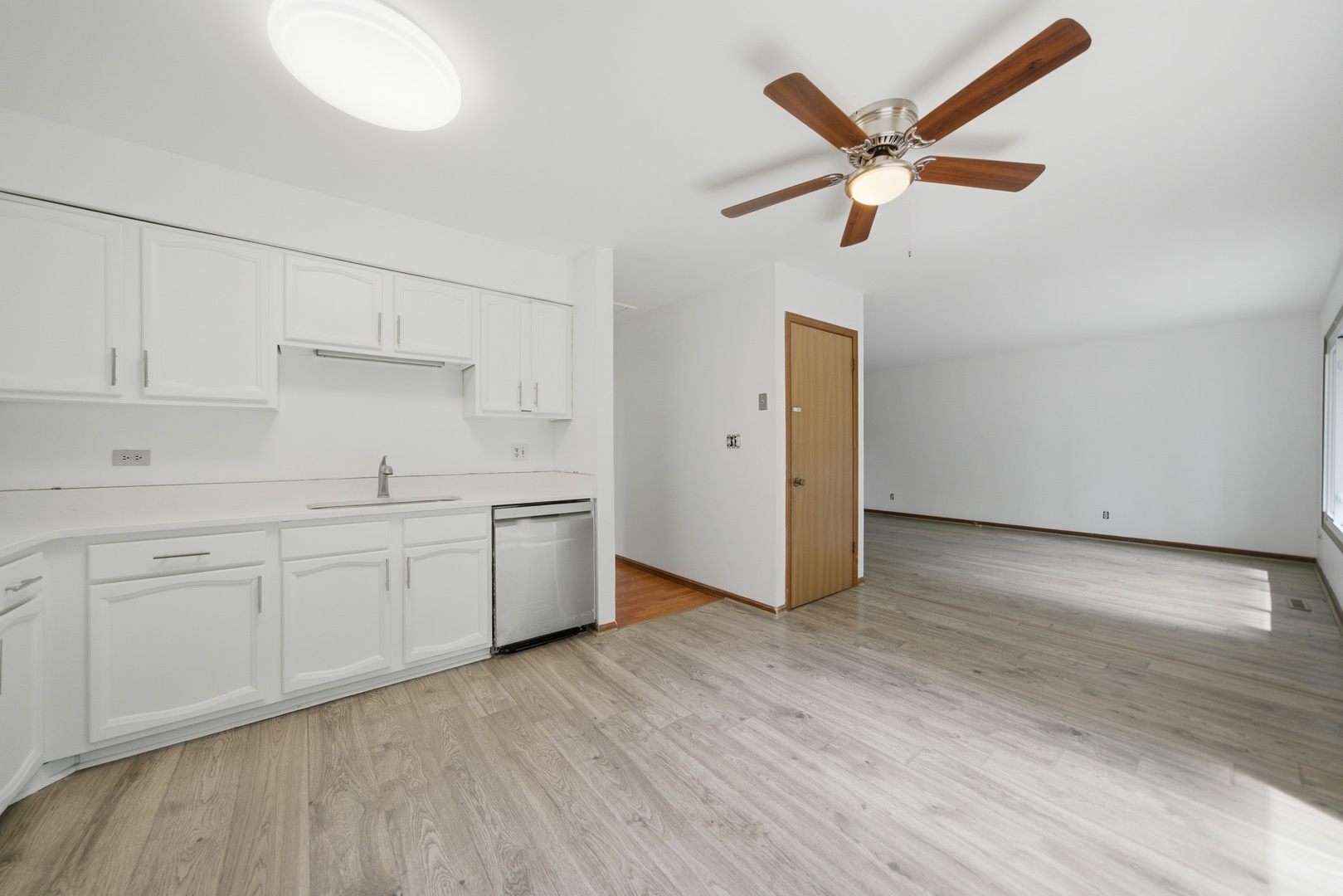 152 Dunbar Lane, Unit B Dundee, IL 60118 - Photo 7 of 17