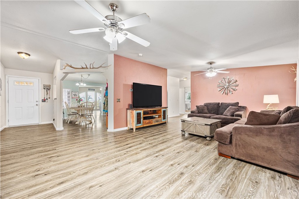 42100 Buckeye Street Caliente, CA 93518 - Photo 22 of 64 a living room with furniture and a flat screen tv