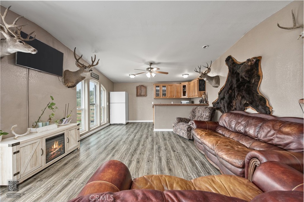 42100 Buckeye Street Caliente, CA 93518 - Photo 35 of 64 a living room with furniture and wooden floor