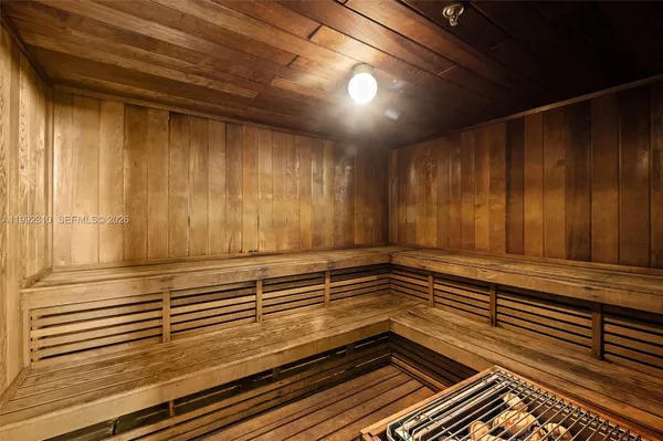 $2,900 | 520 Brickell Key Drive, Unit A1712, Miami, FL 33131