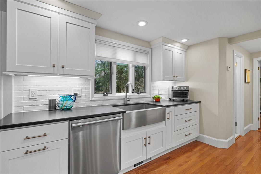 45 Linden Road Barrington, RI 02806 - Photo 11 of 50 Stainless Appliances, Hardwoods
