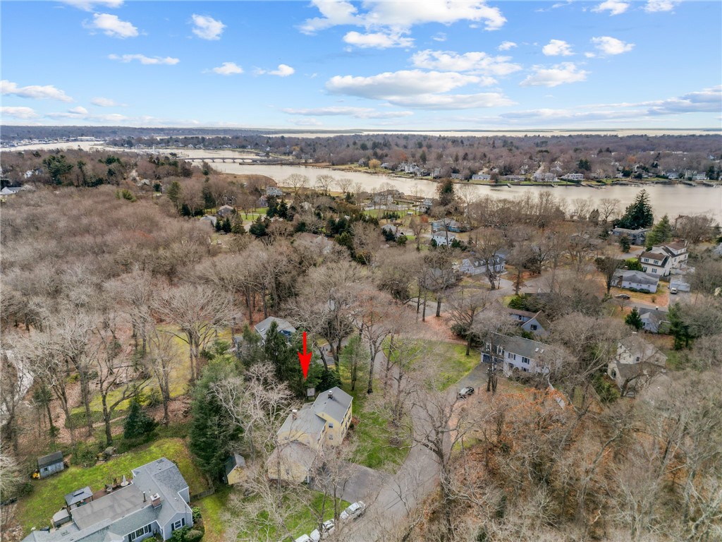 45 Linden Road Barrington, RI 02806 - Photo 6 of 50 1100 ft from Barrington River