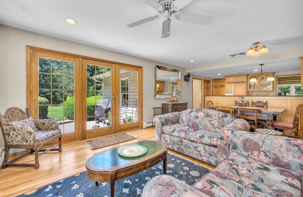 111 Stony Hollow Road Centerport, NY 11721 - Photo 8 of 33