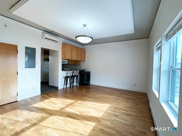 $1,745 | 30 Crosby Street, Unit 218, Danbury, CT 06810