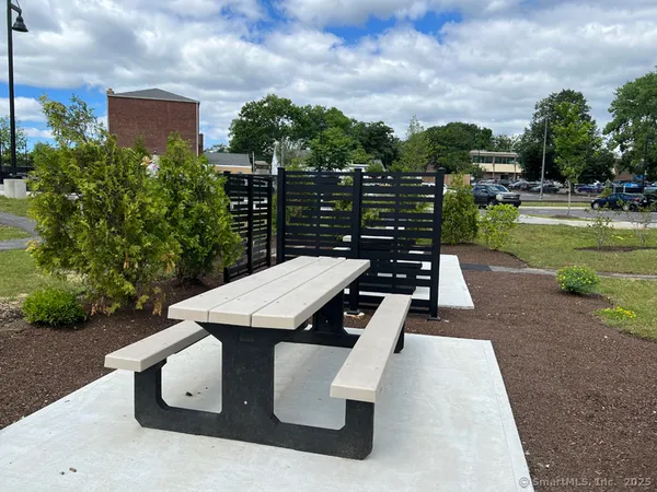 $1,745 | 30 Crosby Street, Unit 218, Danbury, CT 06810