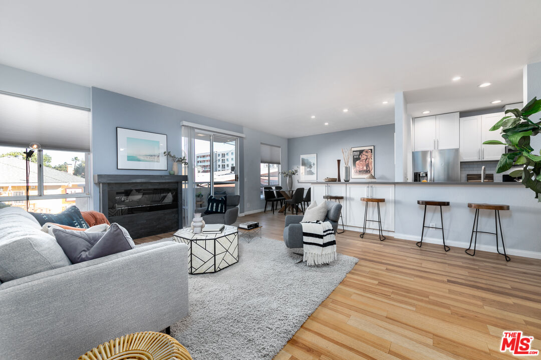 1310 North Detroit St Unit 206  