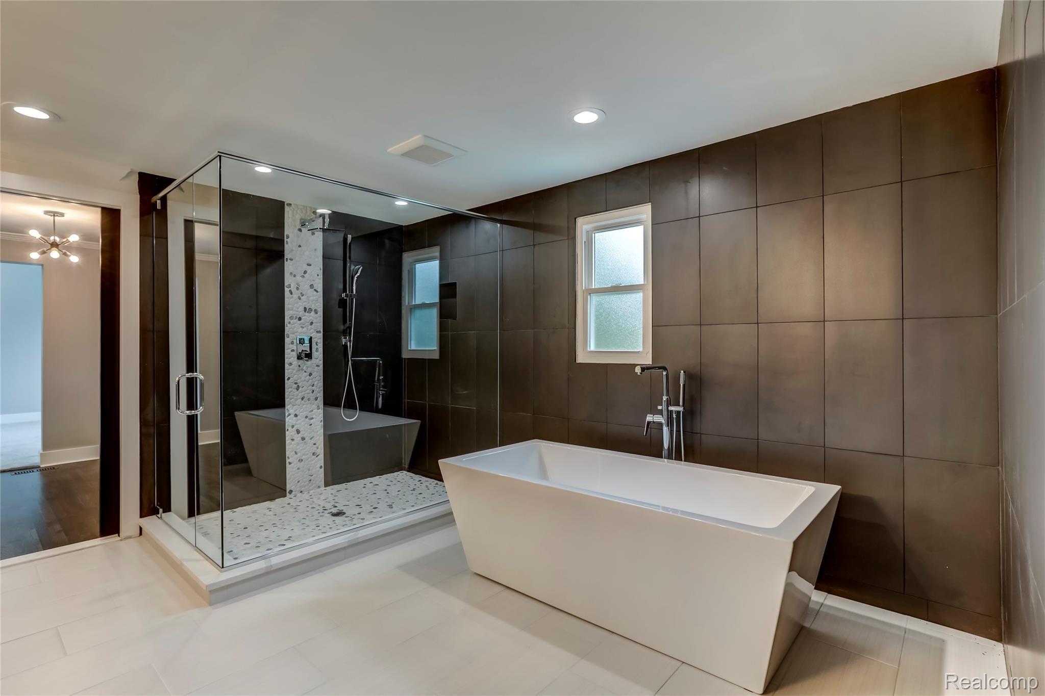 5161 Watergate Road West Bloomfield, MI 48323 - Photo 22 of 40 5161 Watergate Road, West Bloomfield Township, MI-22.jpg-FULL