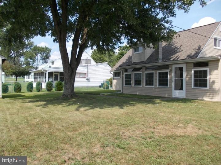 47 Cinnamon Road Levittown, PA 19057 - Photo 16 of 18 View in Back