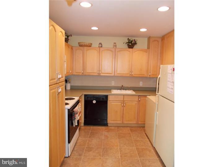47 Cinnamon Road Levittown, PA 19057 - Photo 5 of 18 Kitchen