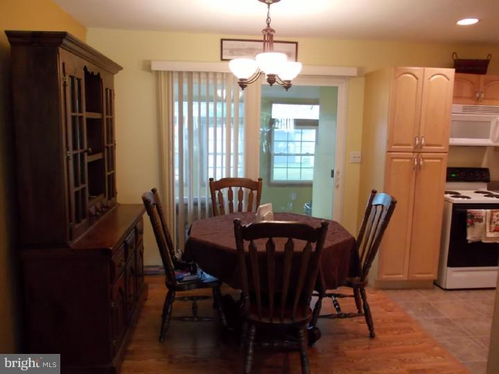 47 Cinnamon Road Levittown, PA 19057 - Photo 7 of 18 Dining Room