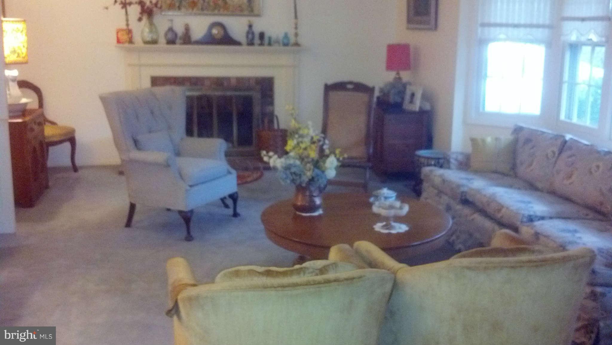 12328 Shadetree Lane Laurel, MD 20708 - Photo 2 of 10 Living Room