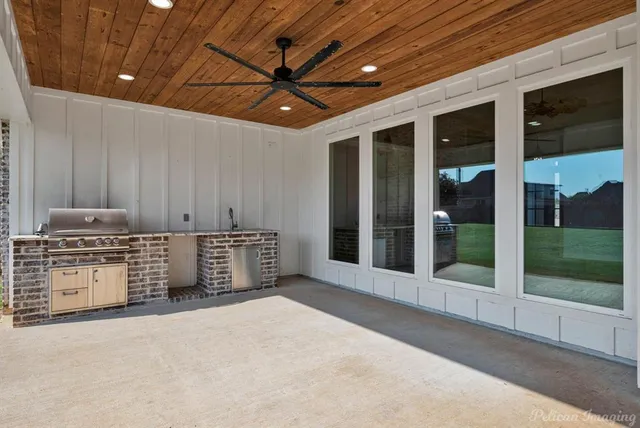 a view of a house with a big yard