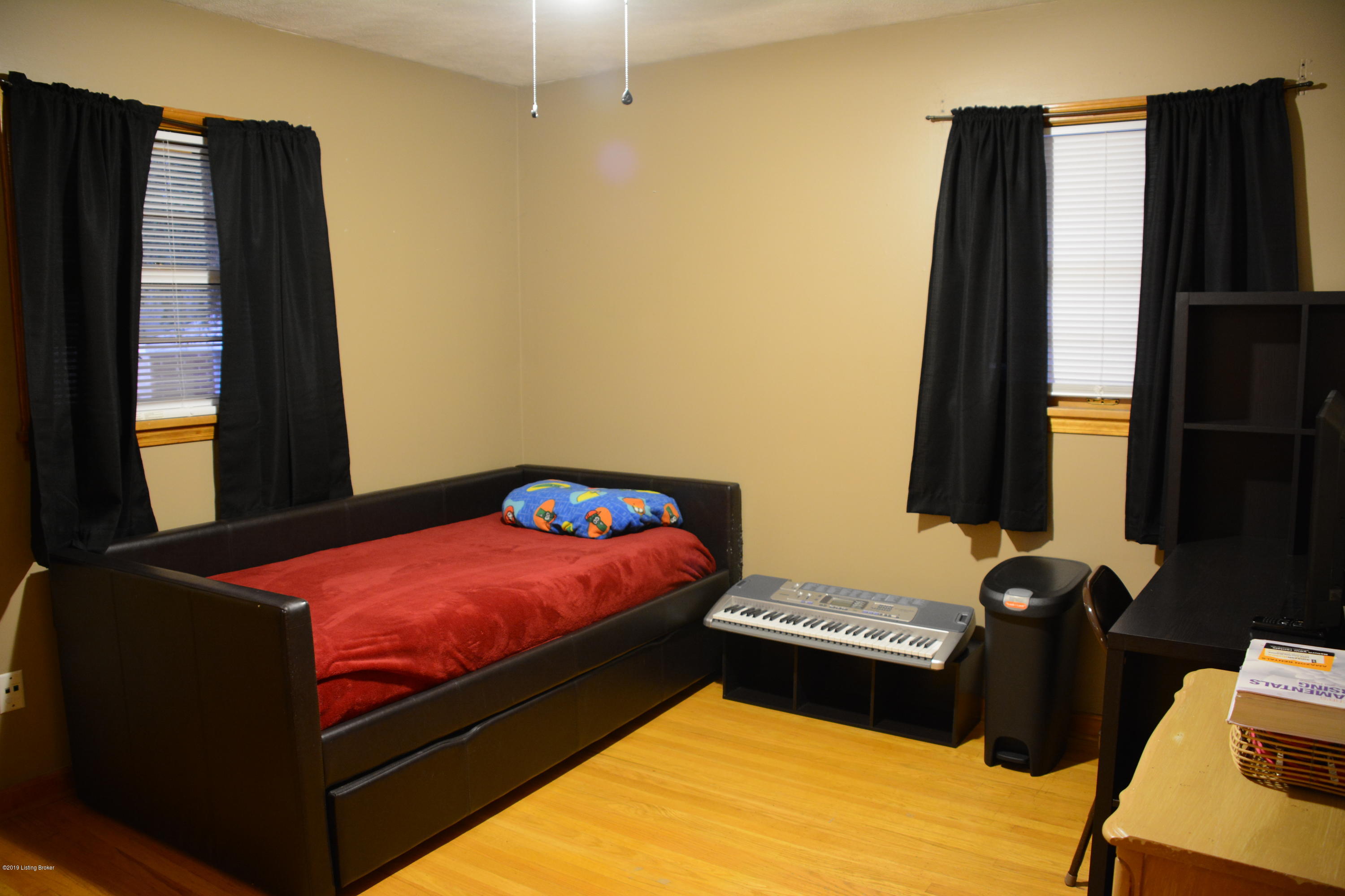 1037 Clayborne Road Louisville, KY 40214 - Photo 15 of 32 Master bedroom