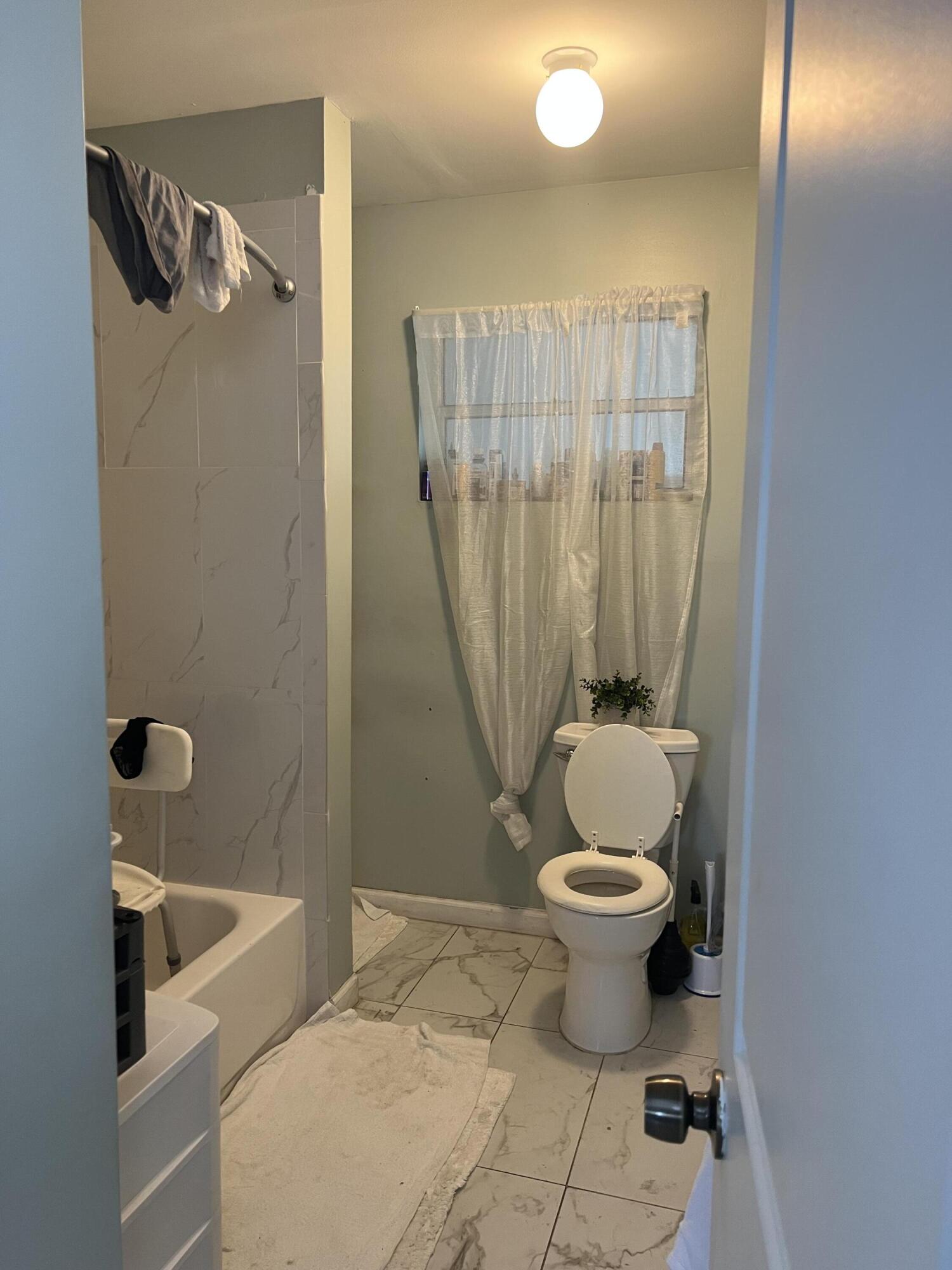 1075 West 26th Street Riviera Beach, FL 33404 - Photo 8 of 18 IMG-0444