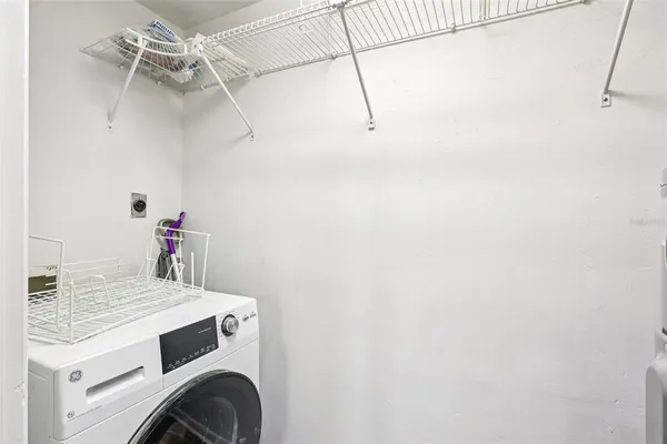 a picture of a rug with a white wall