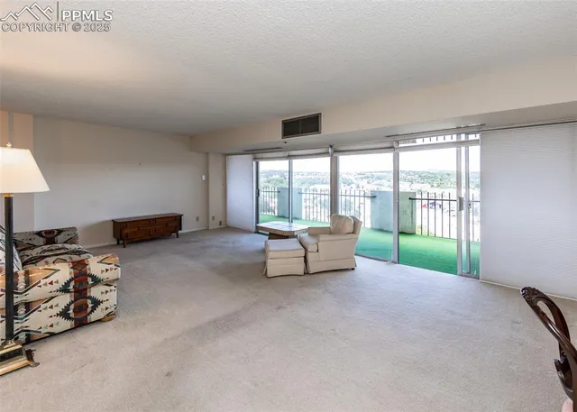 $170,000 | 411 Lakewood Circle, Unit B1114, Colorado Springs, CO 80910