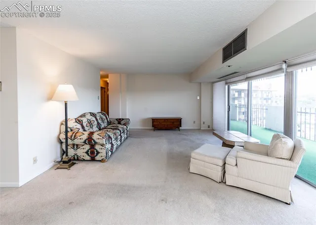 $170,000 | 411 Lakewood Circle, Unit B1114, Colorado Springs, CO 80910