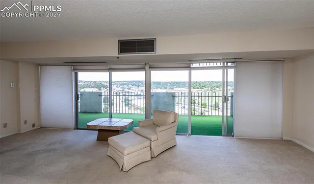 $170,000 | 411 Lakewood Circle, Unit B1114, Colorado Springs, CO 80910