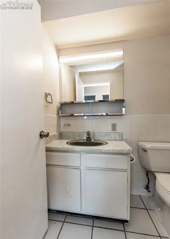 $170,000 | 411 Lakewood Circle, Unit B1114, Colorado Springs, CO 80910