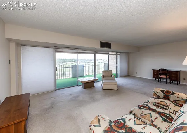 $170,000 | 411 Lakewood Circle, Unit B1114, Colorado Springs, CO 80910