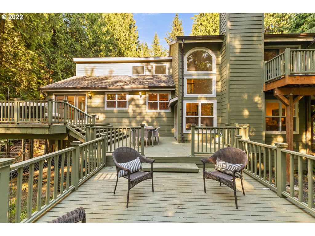 42069 Southeast Erickson Road Sandy, OR 97055 - Photo 23 of 32 a view of a chair and table on the balcony