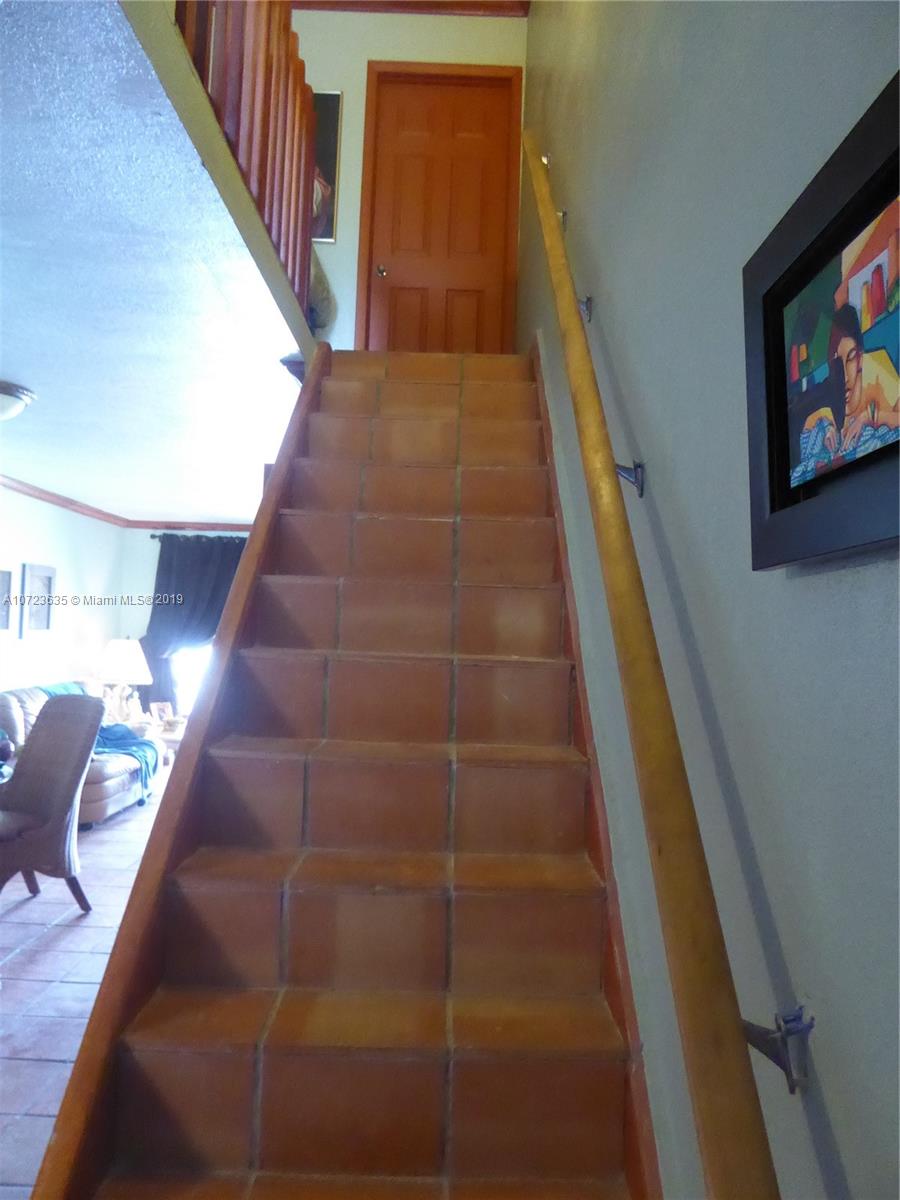 2726 West 60th Street, Unit 68 Hialeah, FL 33016 - Photo 13 of 23 a view of entryway