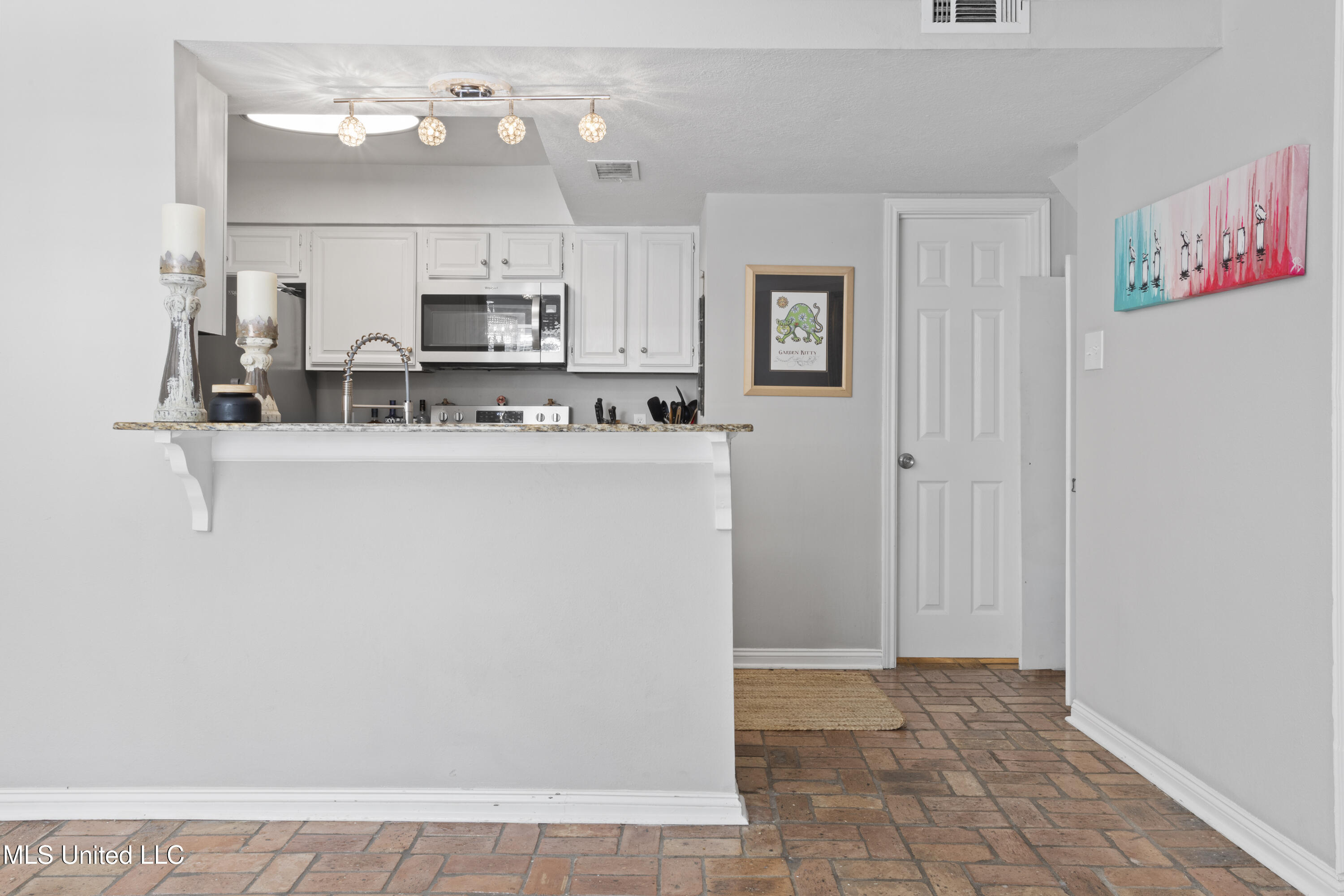363 Debuys Road Gulfport, MS 39507 - Photo 11 of 30 0011