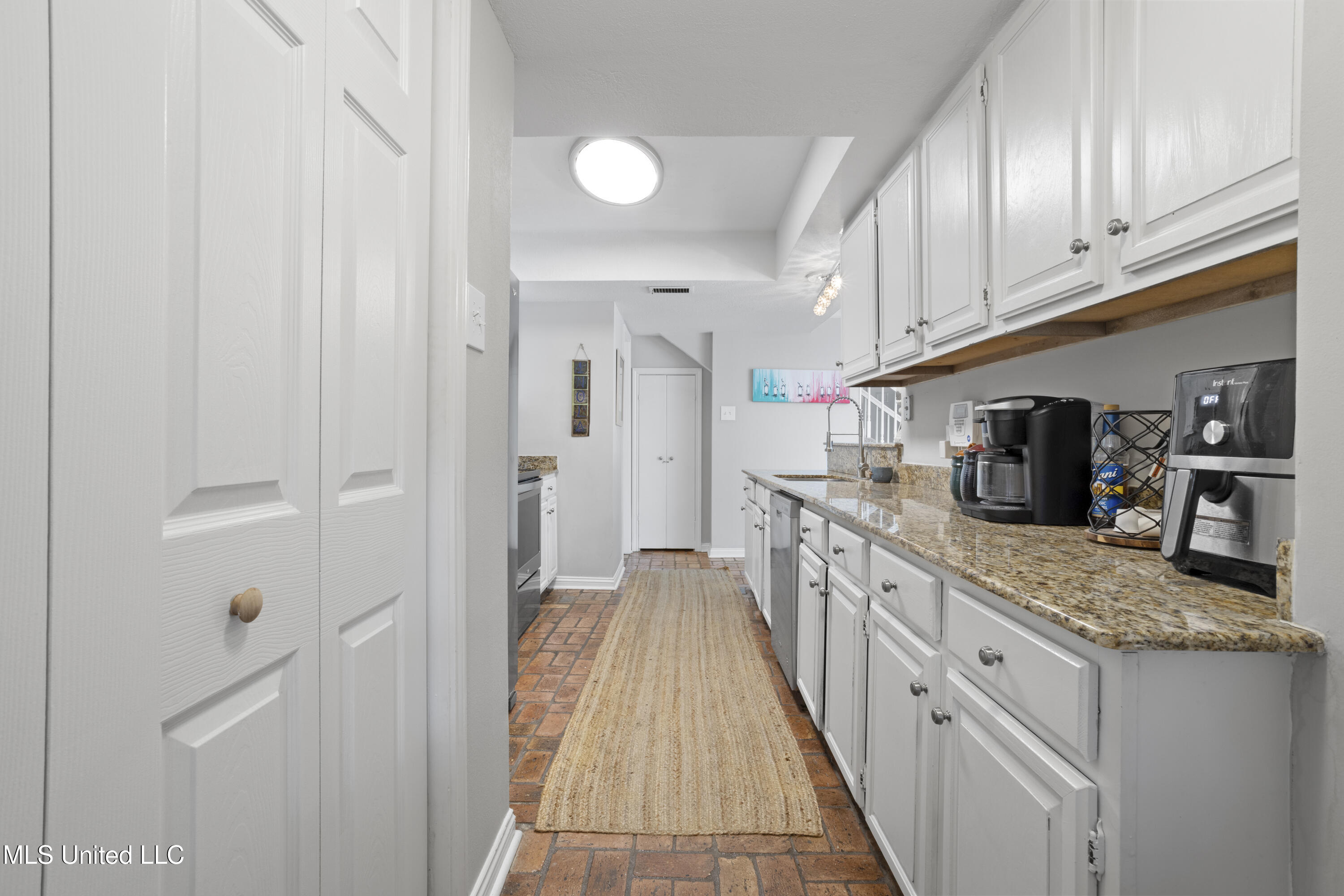 363 Debuys Road Gulfport, MS 39507 - Photo 15 of 30 0015