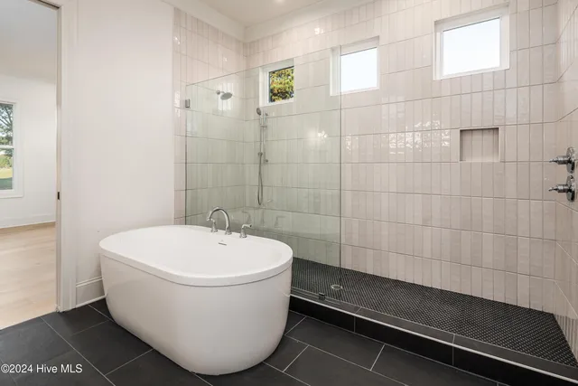 $829,000 | 124 Pine Tree Point, Snow Hill, NC 28580