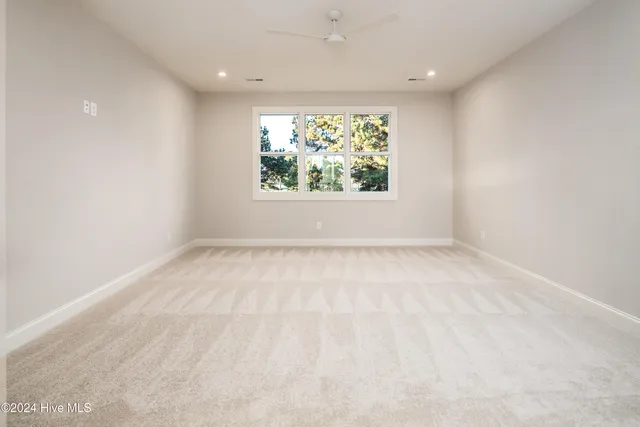 $829,000 | 124 Pine Tree Point, Snow Hill, NC 28580