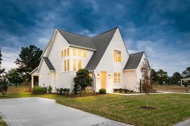 $829,000 | 124 Pine Tree Point, Snow Hill, NC 28580