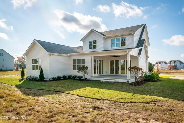 $829,000 | 124 Pine Tree Point, Snow Hill, NC 28580