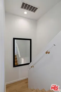 $1,050,000 | 1521 South Hayworth Avenue, Unit 107, Los Angeles, CA 90035