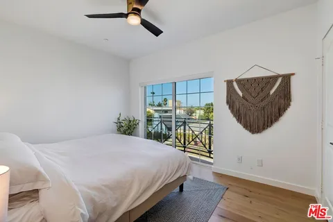 $1,050,000 | 1521 South Hayworth Avenue, Unit 107, Los Angeles, CA 90035