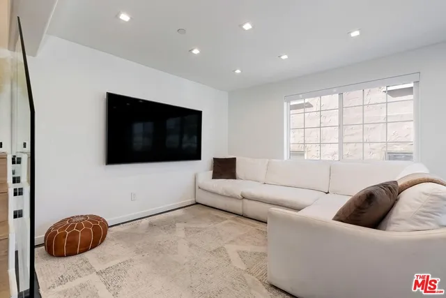 $1,050,000 | 1521 South Hayworth Avenue, Unit 107, Los Angeles, CA 90035