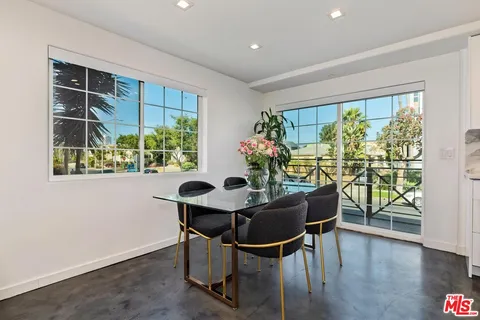 $1,050,000 | 1521 South Hayworth Avenue, Unit 107, Los Angeles, CA 90035