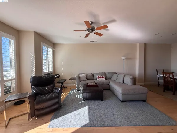 $4,999 | 6492 Bayview Drive, Oakland, CA 94605