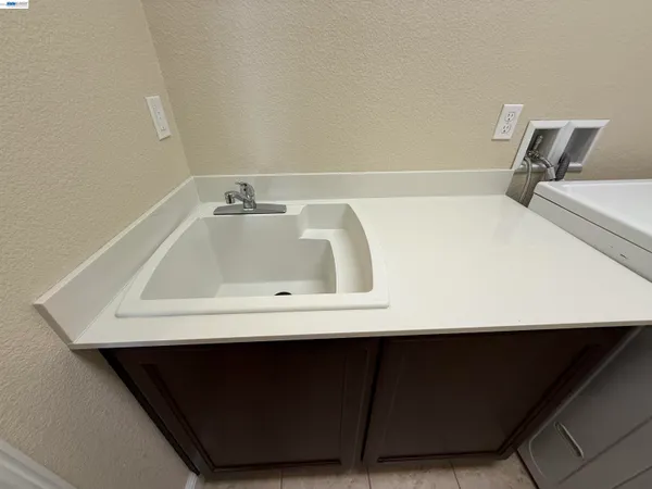 $4,999 | 6492 Bayview Drive, Oakland, CA 94605