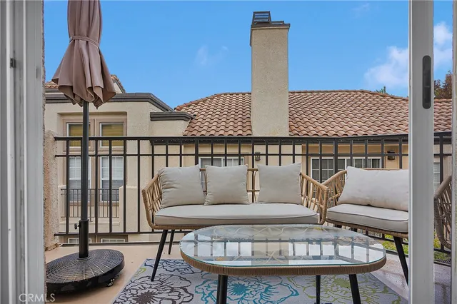 $560,000 | 24151 Del Monte Dr., Unit 348, Valencia, CA 91355