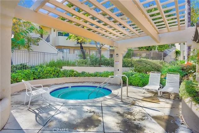 $560,000 | 24151 Del Monte Dr., Unit 348, Valencia, CA 91355