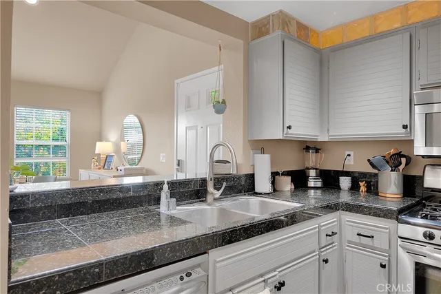 $560,000 | 24151 Del Monte Dr., Unit 348, Valencia, CA 91355