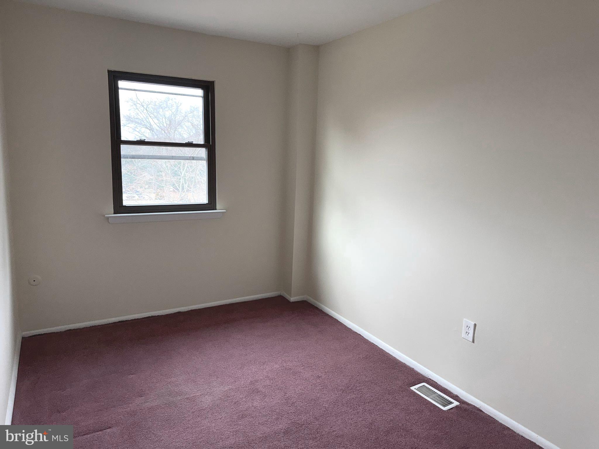 261 Bishop Drive Aston, PA 19014 - Photo 28 of 36 an empty room with a window