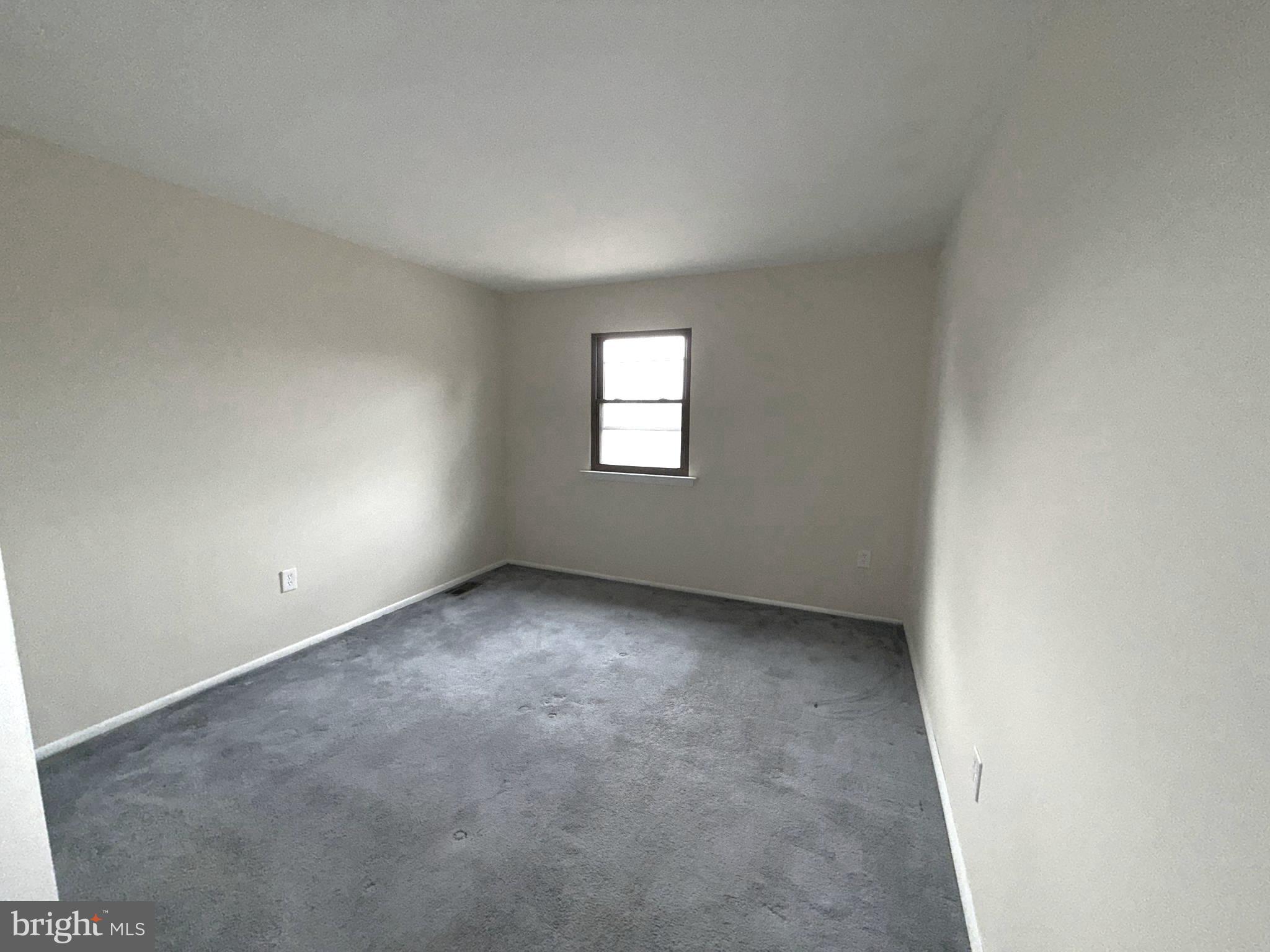 261 Bishop Drive Aston, PA 19014 - Photo 30 of 36 an empty room with window