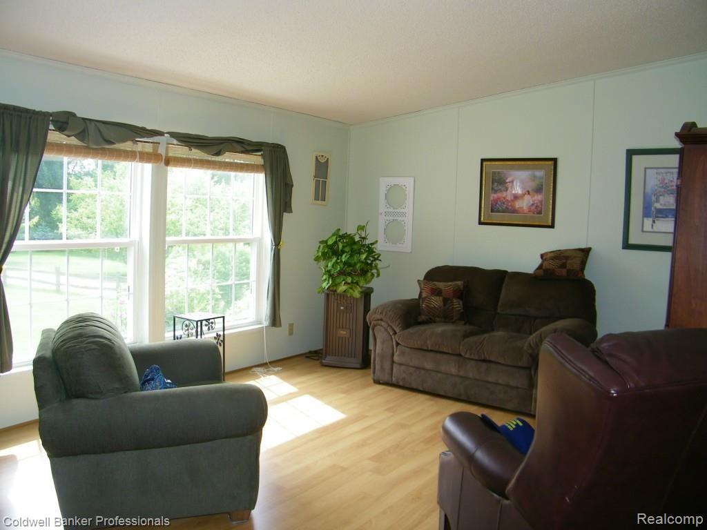 4107 Jones Road North Branch, MI 48461 - Photo 22 of 36 100_5870.jpg