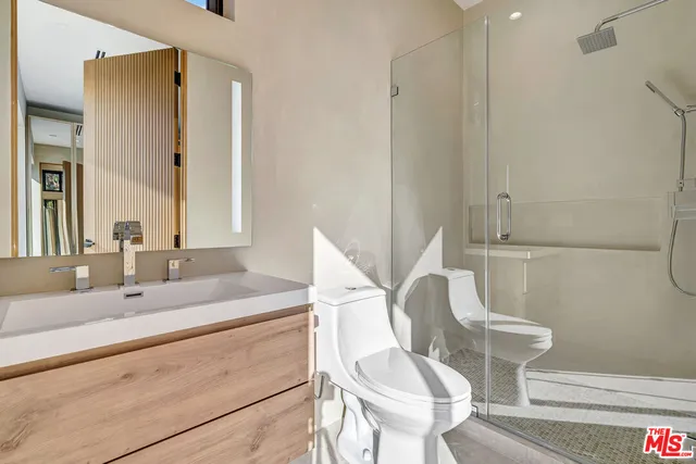 $2,349,000 | 5935 Yarmouth Avenue, Encino, CA 91316