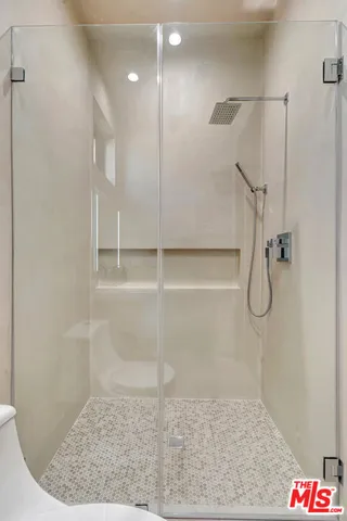 $2,349,000 | 5935 Yarmouth Avenue, Encino, CA 91316