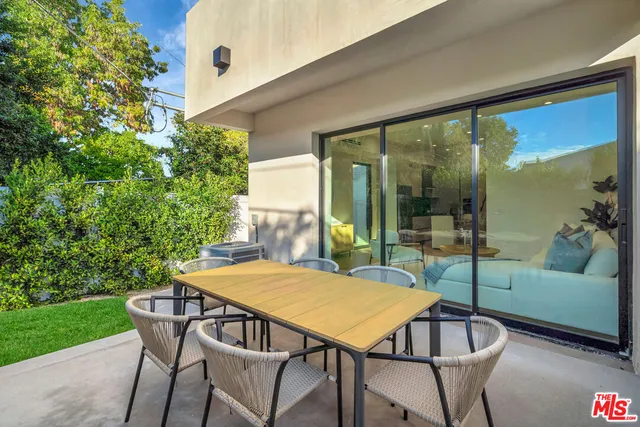$2,349,000 | 5935 Yarmouth Avenue, Encino, CA 91316