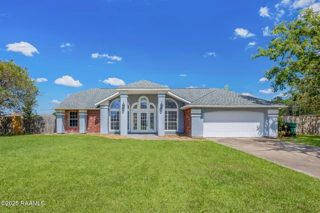 $2,100 | 1624 North Michael Square, Lake Charles, LA 70611