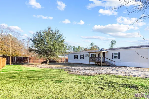 $1,400 | 19218 McLin Road, Livingston, LA 70754