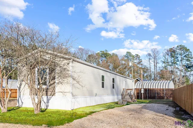 $1,400 | 19218 McLin Road, Livingston, LA 70754